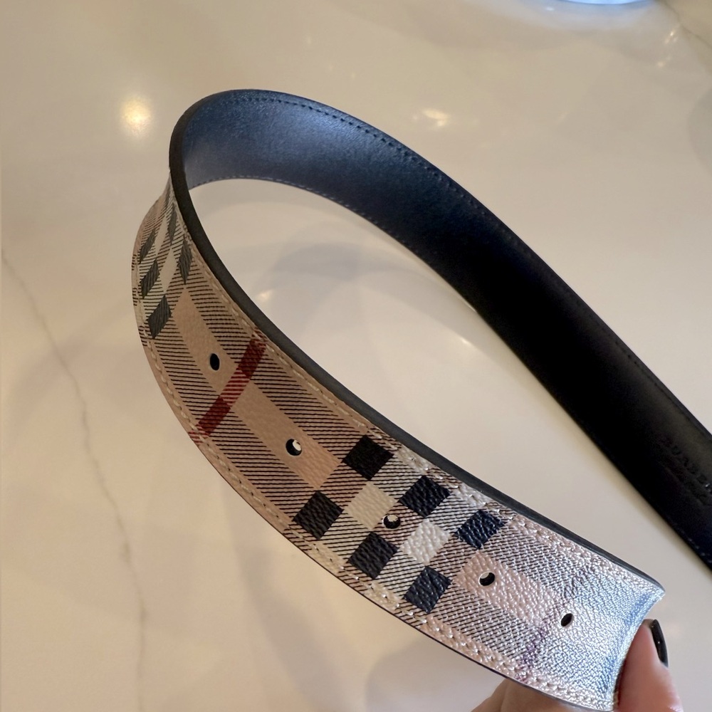 Burberry Nova Check belt like new. Few minor scuffs on buckle. - Picture 4 of 6